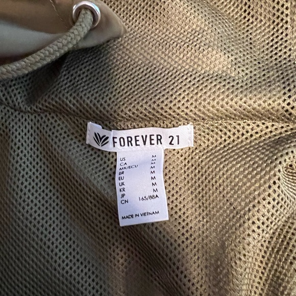 Green jacket from forever 21, size medium - Picture 4 of 4